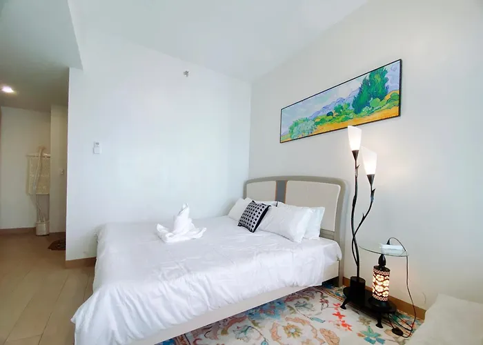 Apartment 120sqm 3bedrooms With Balcony Facing Infinity Pool Bay Sunset, Near Airports, Okada, Solaire, Moa With Free Parking *