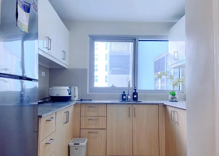 120sqm 3bedrooms With Balcony Facing Infinity Pool Bay Sunset, Near Airports, Okada, Solaire, Moa With Free Parking *