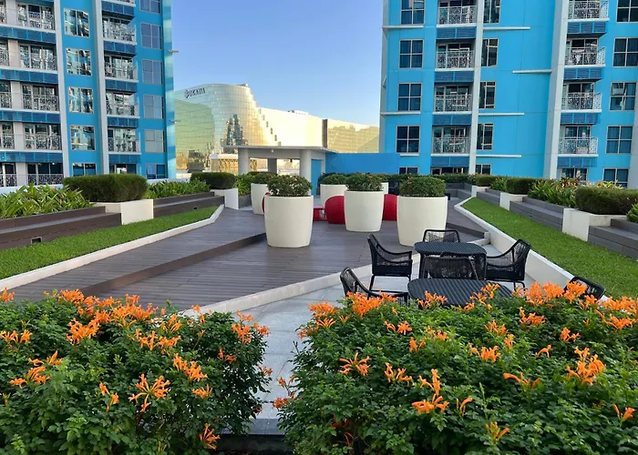 Apartment 120sqm 3bedrooms With Balcony Facing Infinity Pool Bay Sunset, Near Airports, Okada, Solaire, Moa With Free Parking