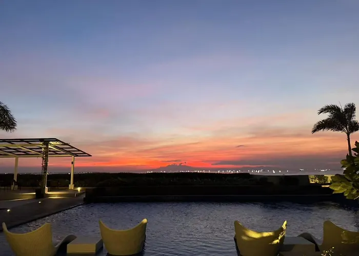 120sqm 3bedrooms With Balcony Facing Infinity Pool Bay Sunset, Near Airports, Okada, Solaire, Moa With Free Parking Apartment